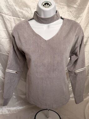 Gray V-Neck Ribbed Cutout Choker Sweater